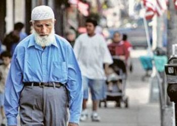 Solusi Menghadapi Hambatan Kebangkitan Dunia Islam