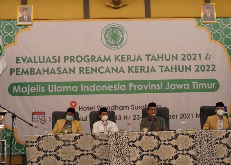 Tiga Poin Sambutan Ketum MUI Jatim Tutup Evaluasi dan Rapat Kerja di Surabaya