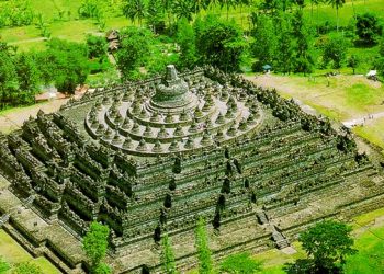 Bolehkah Wisata ke Candi
