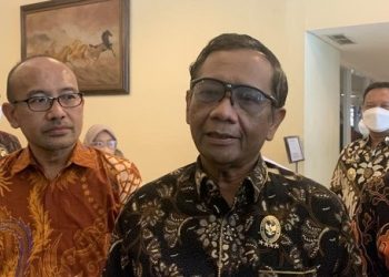 Mahfud Md dan Sekjen MUI Jatim