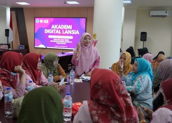 Cegah Penipuan, PPRK MUI Jatim Gelar Akademi Digital Lansia Kolaborasi dengan Unesa dan Tular Nalar