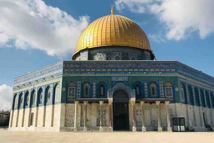 Nisfu Sya’ban dan Sejarah Pemindahan Kiblat dalam Islam