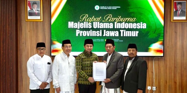 Rapat Paripurna MUI Jatim Tetapkan Prof. Abd Halim Soebahar sebagai Ketua Umum Baru