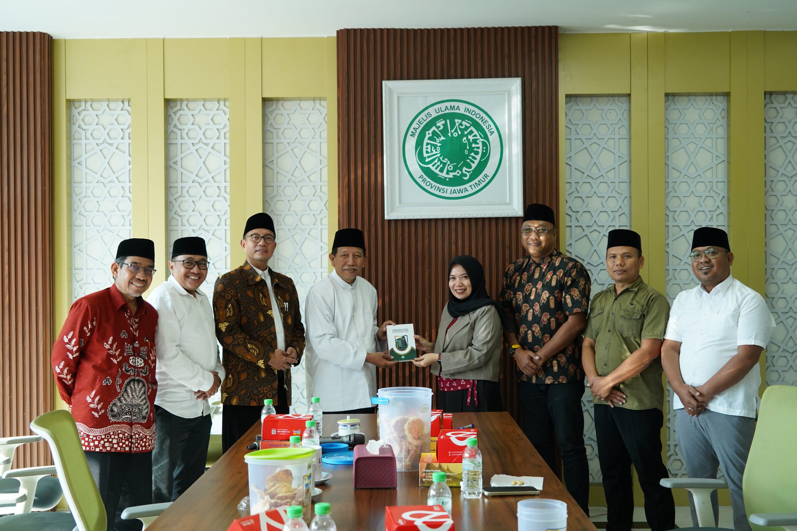 Sinergi Kawal Penyiaran Sehat, MUI Jatim dan KPID Jatim Gelar Audiensi Serta Penandatanganan MoU