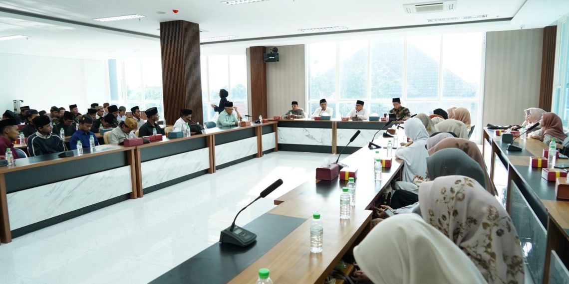 MUI Jatim Gelar Monev dan Pembinaan Mahasiswa PKU, Fokus Evaluasi Akademik dan Prestasi